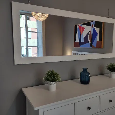A Due Passi Dal Porto Apartman *