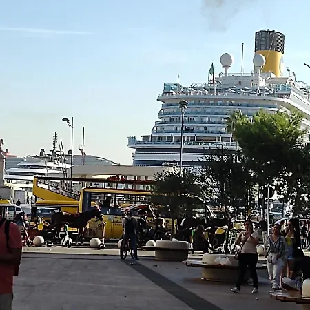 A Due Passi Dal Porto Apartment